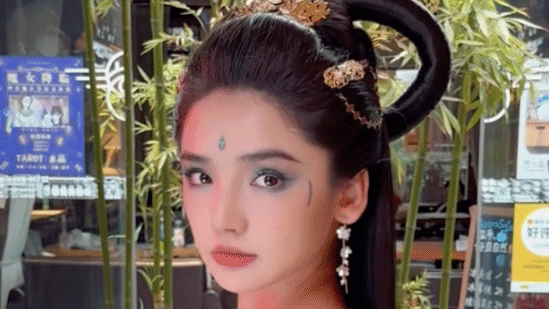 祖拉婭媞Cos《黑神話：悟空》蜘蛛精，網(wǎng)友贊高度還原