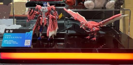 《變形金剛》聯(lián)手《怪物獵人》，跨界新玩具亮相