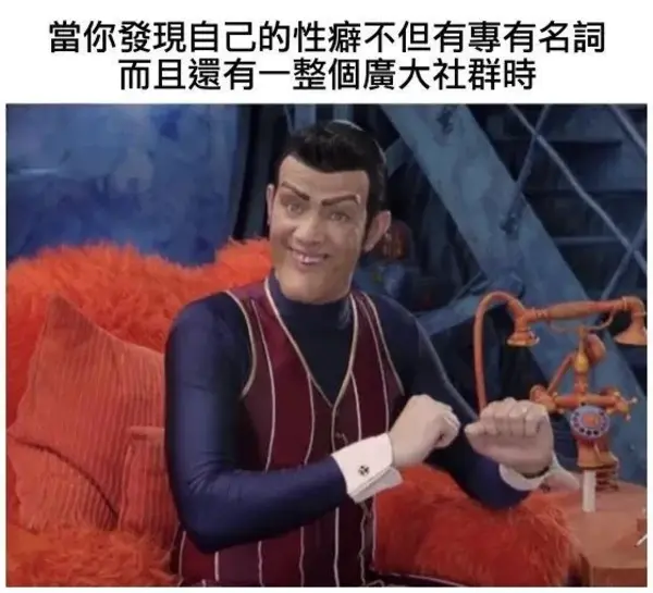 今日沙雕： 监考老师发现考生忘记带笔，当场宣判其构成丢失枪支不报罪宣传图326