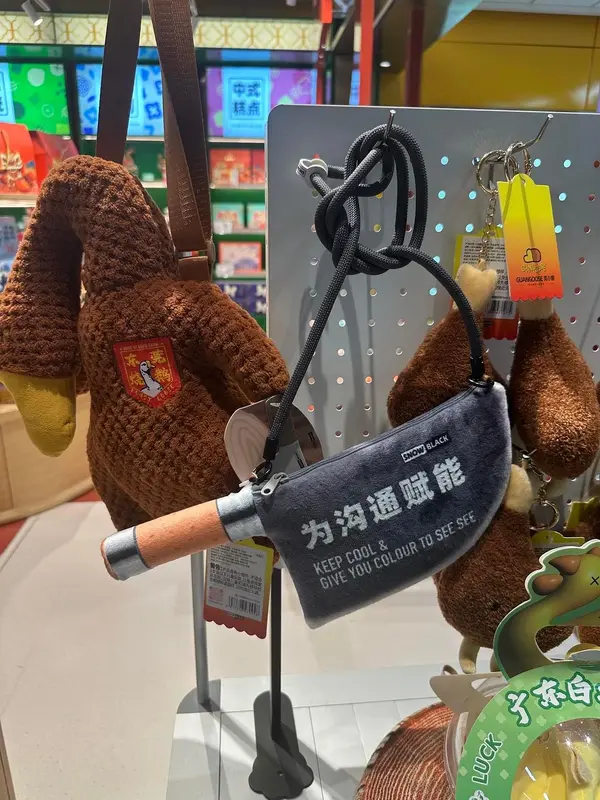 今日沙雕：仰卧起坐时我的头碰到了膝盖，心想还好不是贪吃蛇宣传图5
