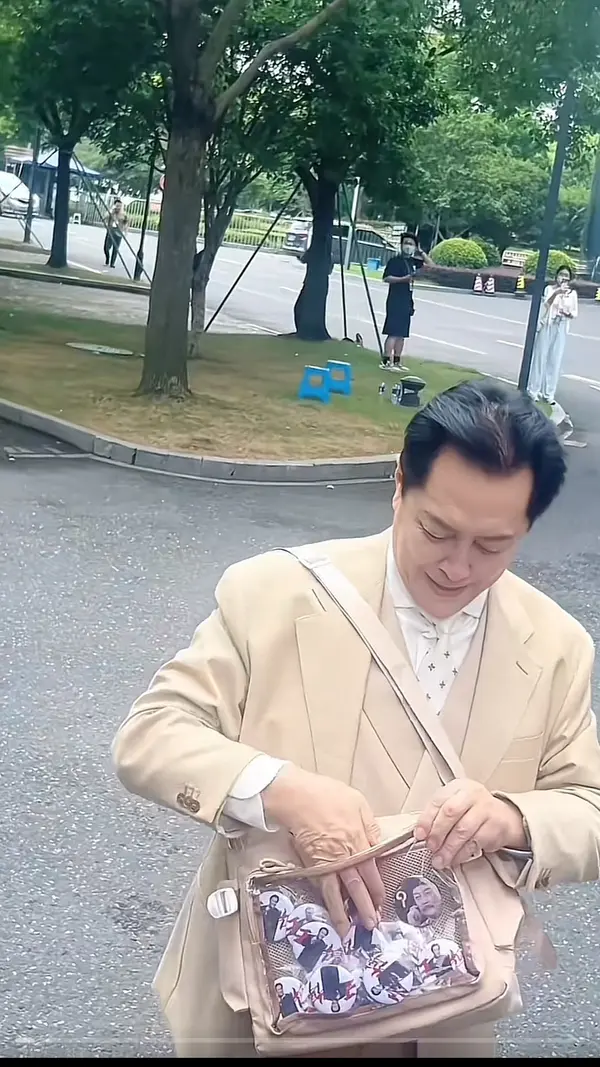 今日沙雕：媽媽說做飯需要蚰蜒醬醋，到哪里抓蚰蜒比較好宣傳圖172